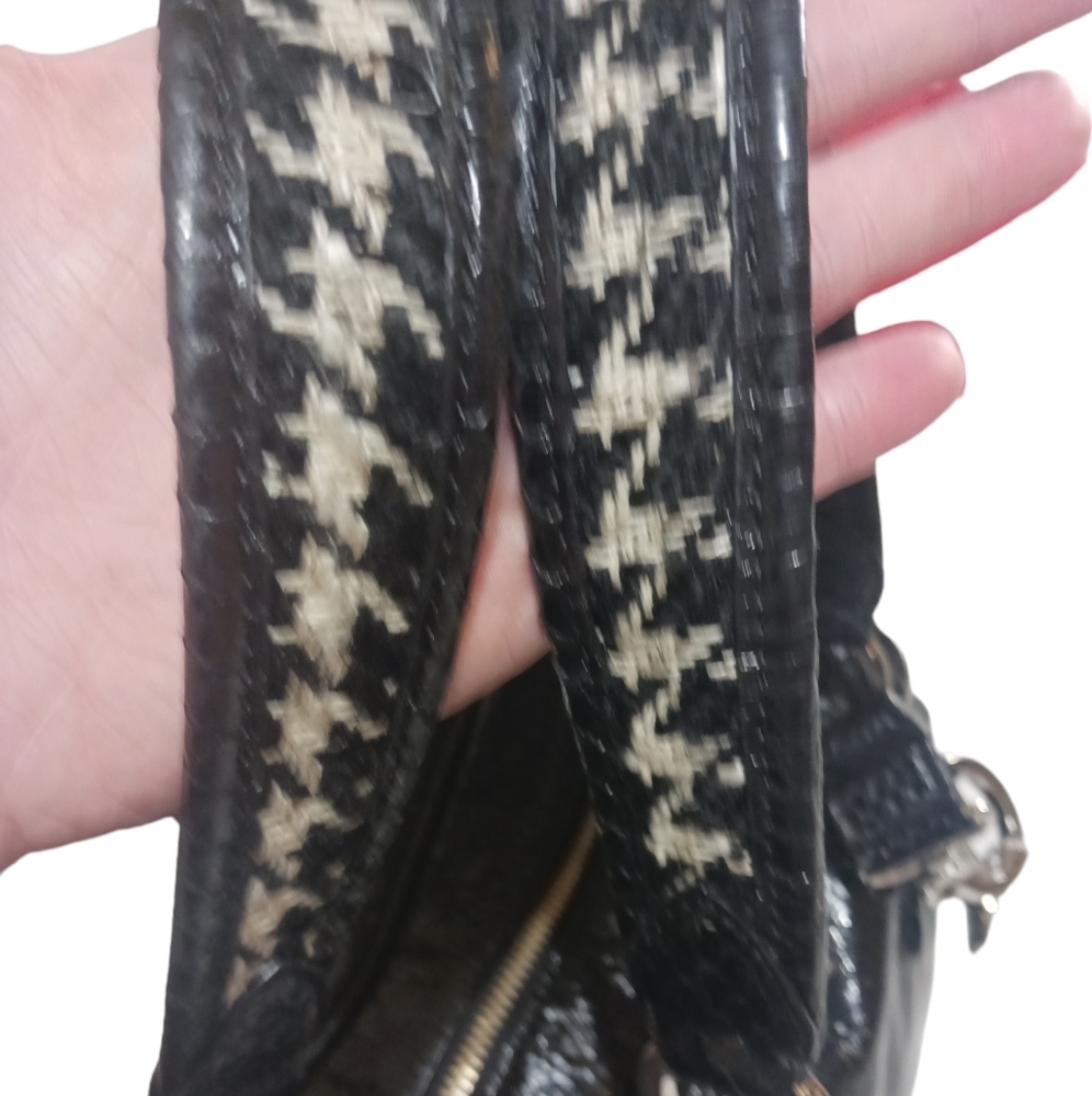 The Sak Unique Patent Leather Shoulder Bag - Picture 13 of 16